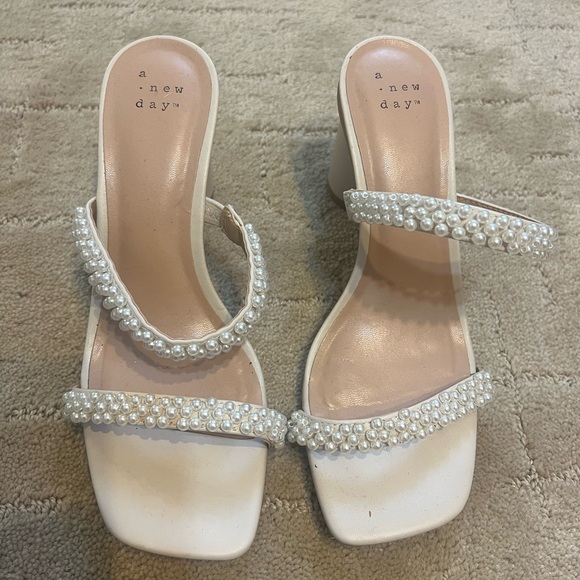 A New Day beige sandals with pearls- size 6.5 - Picture 1 of 4